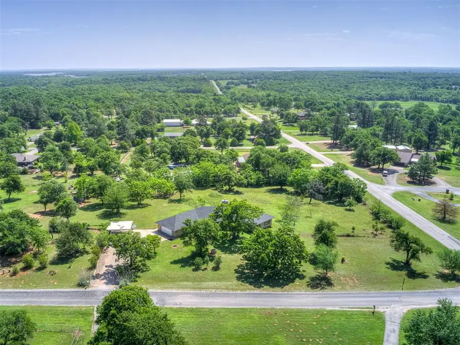 1 Horseshoe Lane, McLoud, OK 74851 - #2