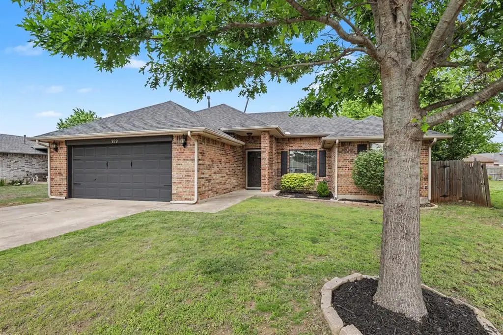 929 NW 15th Street, Moore, OK 73160 - #1