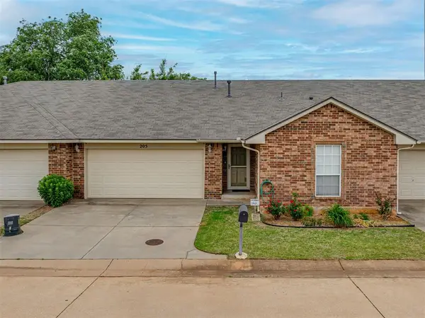 205 N Kelly Avenue, Edmond, OK 73003