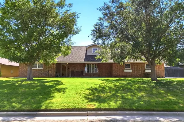 1713 N Crumley Street, Guymon, OK 73942