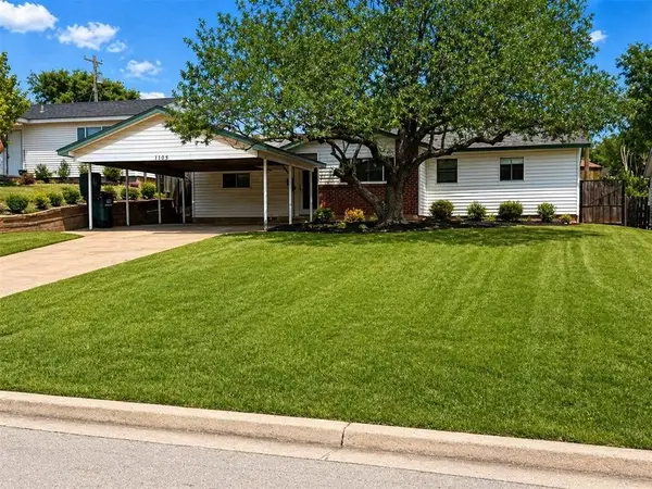 1105 S 13th Street, Clinton, OK 73601