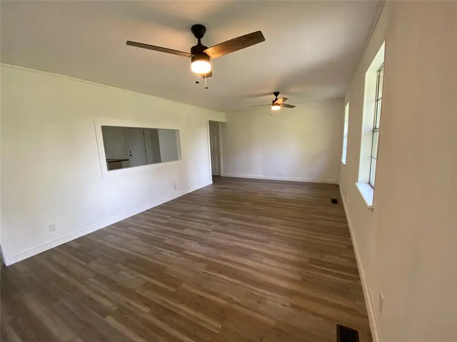 504 E Mosely Street, Valliant, OK 74764 - #3