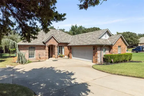 1043 Hidden Oaks Way, Guthrie, OK 73044