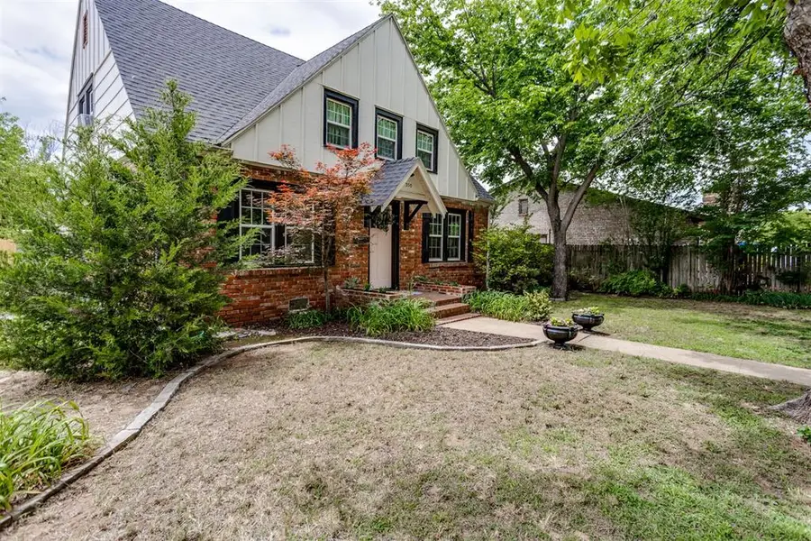 300 W 8th Street, Edmond, OK 73003 - #3