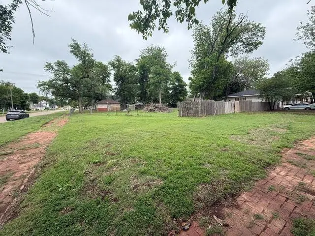 602 E Springer Avenue, Guthrie, OK 73044 - #1