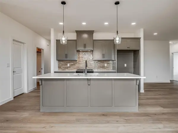 10617 SW 18th Street, Yukon, OK 73099