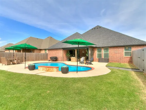 3205 Pinnacle Peak Drive, Yukon, OK 73099