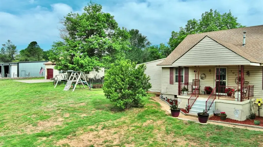 701 W Comanche Avenue, Rush Springs, OK 73082 - #3