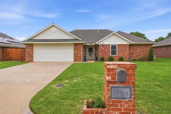 1204 Wendy Lane, Altus, OK 73521