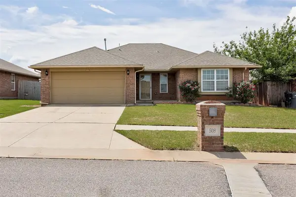 508 Manhattan Drive, Moore, OK 73160