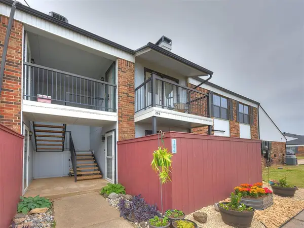 3003 River Oaks Drive #204, Norman, OK 73072