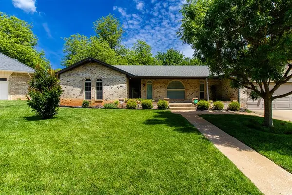 904 East Drive, Edmond, OK 73034