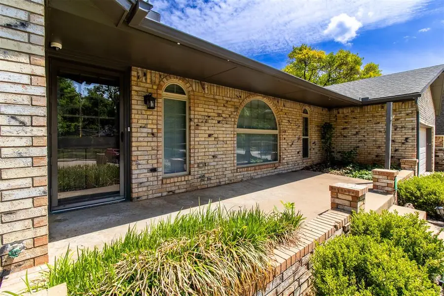 904 East Drive, Edmond, OK 73034 - #2