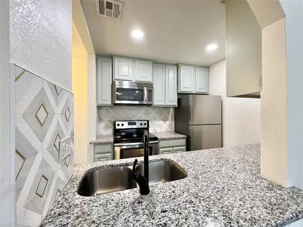 11525 N Meridian Avenue #203, Oklahoma City, OK 73120