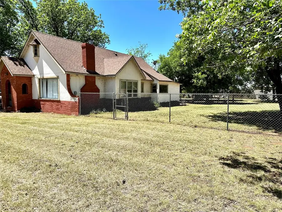 1411 N Us Route 66/ N 4th Street, Sayre, OK 73662 - #3