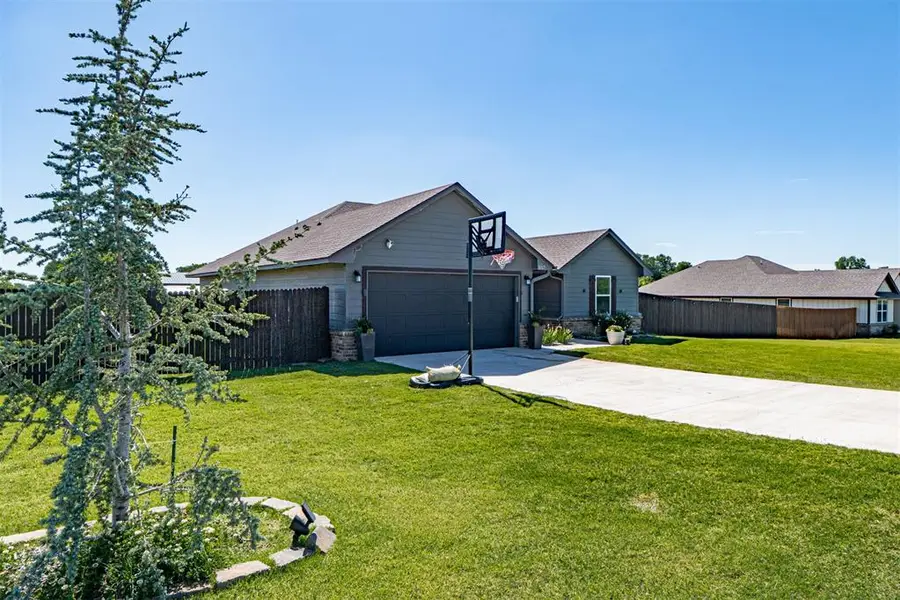 1017 Heritage Hills Drive, Tuttle, OK 73089 - #3