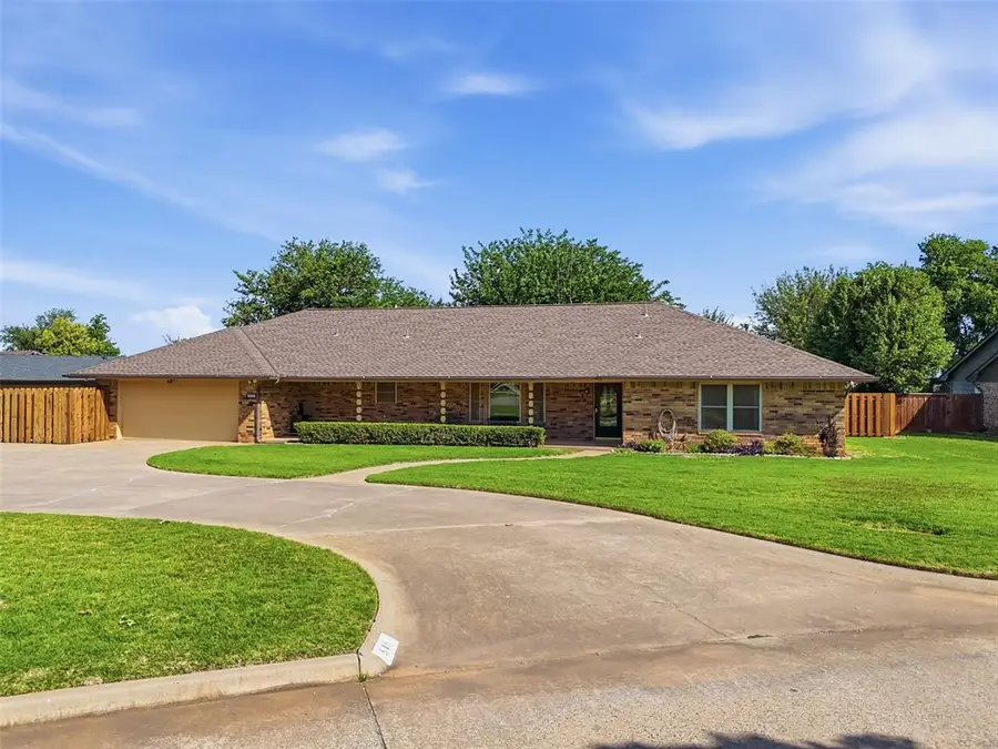 916 W Fay Avenue, Kingfisher, OK 73750 - #3