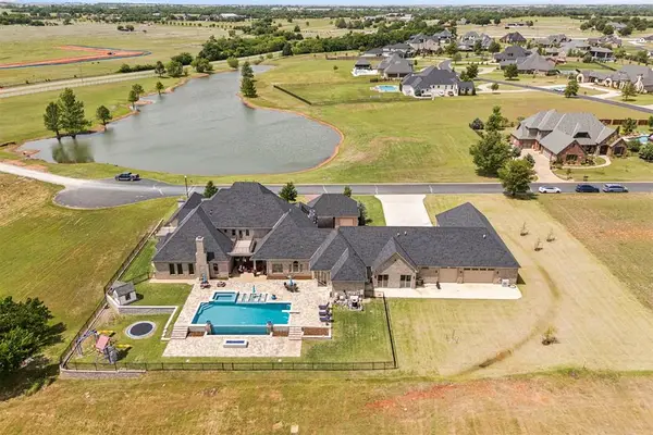 4446 Blackthorn Drive, Edmond, OK 73012