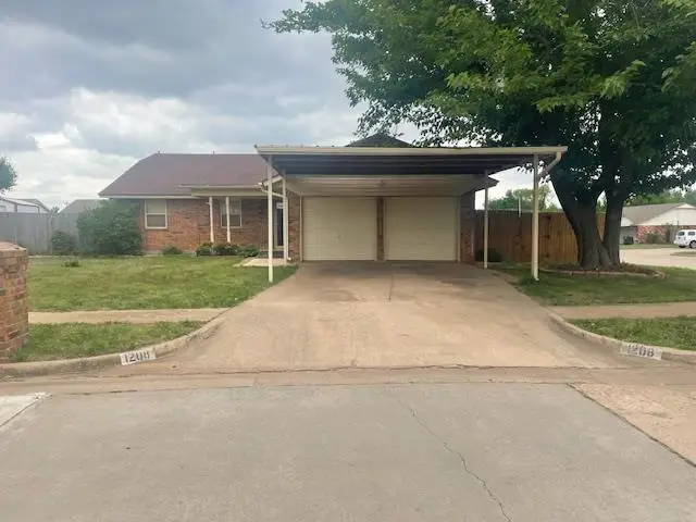 1208 S Bouziden Drive, Moore, OK 73160 - #1