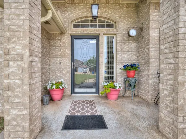 705 N White Tail Way, Mustang, OK 73064