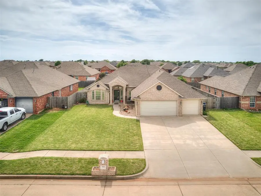 705 N White Tail Way, Mustang, OK 73064 - #2