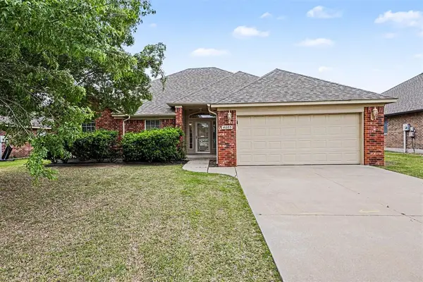 4005 Notting Hill Drive, Moore, OK 73160
