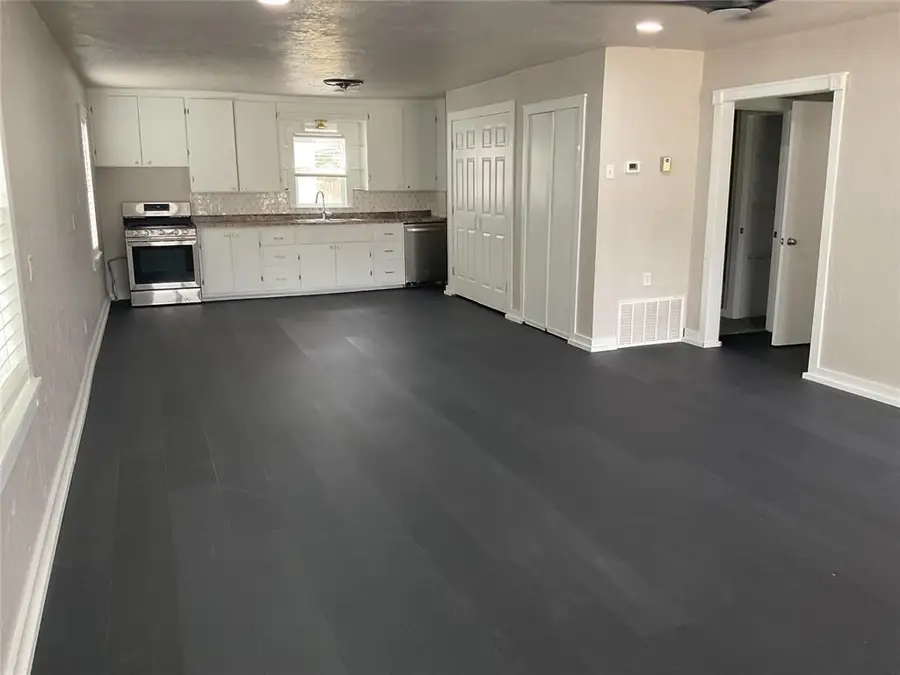 203 W Pine Street, Tuttle, OK 73089 - #2