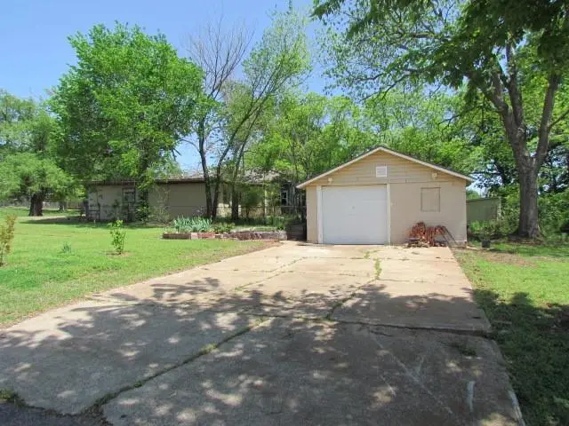1801 E E University Avenue, Guthrie, OK 73044 - #3