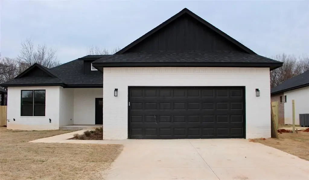 4208 N Shadybrook Drive, Midwest City, OK 73110 - #1