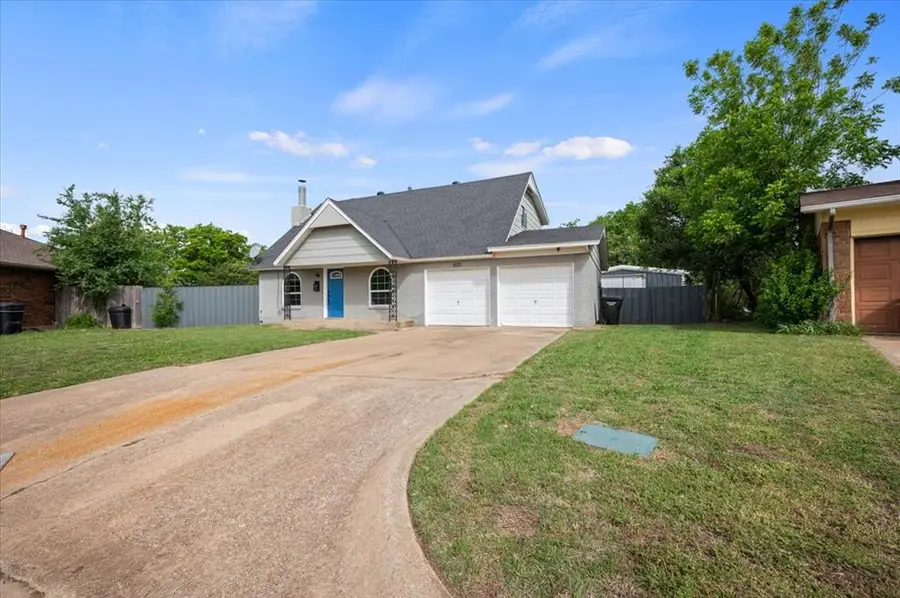 1025 NW 7th Street, Moore, OK 73160 - #3