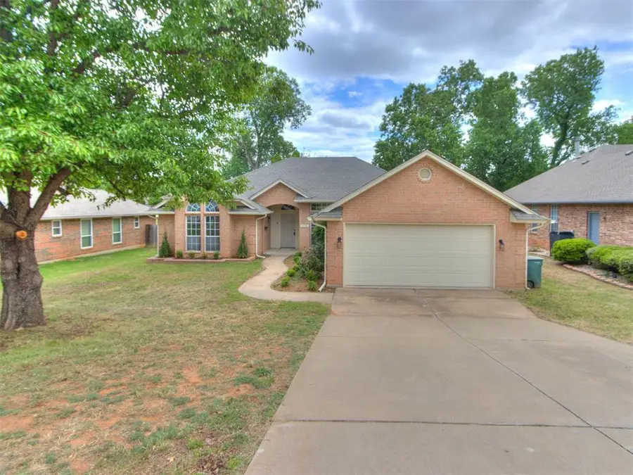 1718 Kings Road, Edmond, OK 73013 - #2