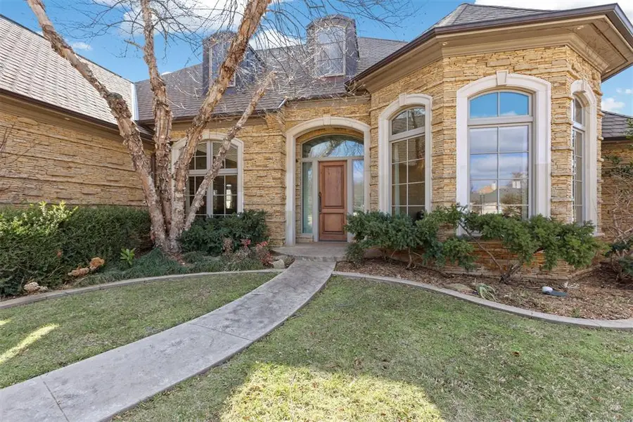 2426 Grand Circle, Nichols Hills, OK 73116 - #2