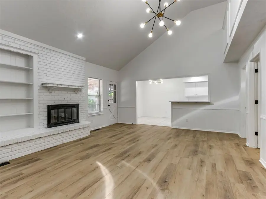 7136 N Comanche Street, Warr Acres, OK 73132 - #2
