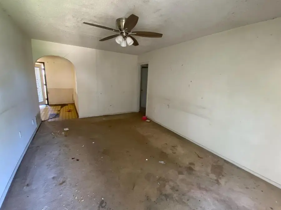 1057 NW 7th Street, Moore, OK 73160 - #3