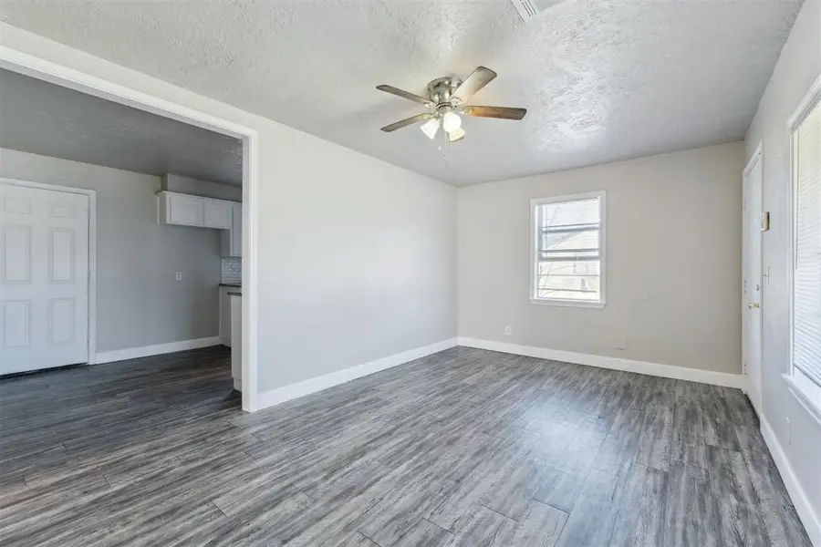 911 Sandra Drive, Midwest City, OK 73110 - #3