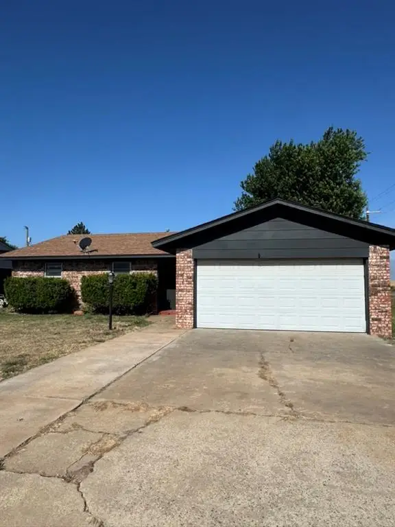 725 Elm Avenue, Geary, OK 73040 - #1