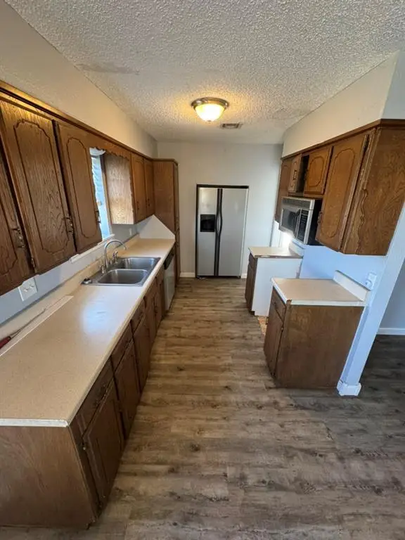 725 Elm Avenue, Geary, OK 73040 - #3