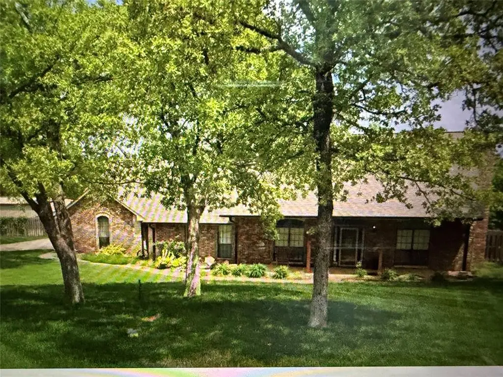 10800 Hunters Pointe, Edmond, OK 73034 - #1