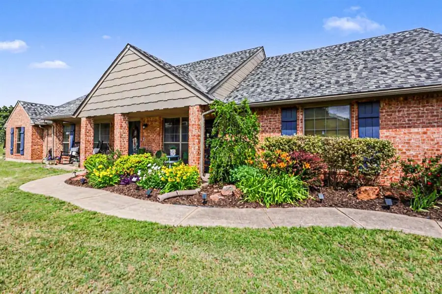 10050 Lookout Pointe, Edmond, OK 73034 - #2