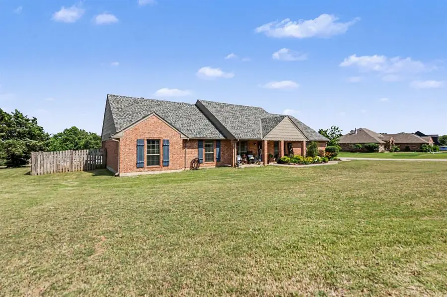 10050 Lookout Pointe, Edmond, OK 73034 - #3
