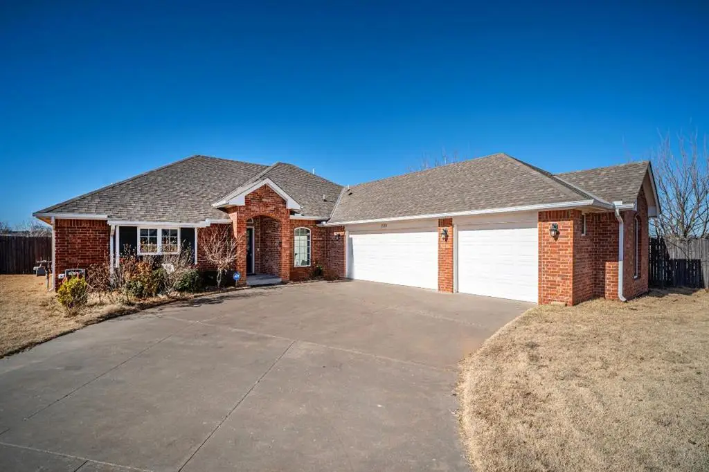 7121 Cherokee Court, Warr Acres, OK 73132 - #1