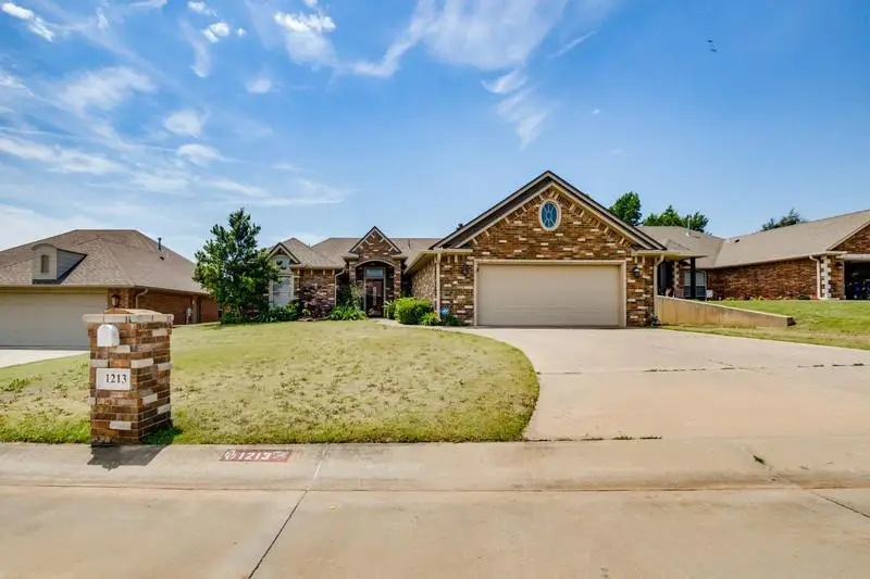 1213 Palmer Drive, Shawnee, OK 74804 - #2