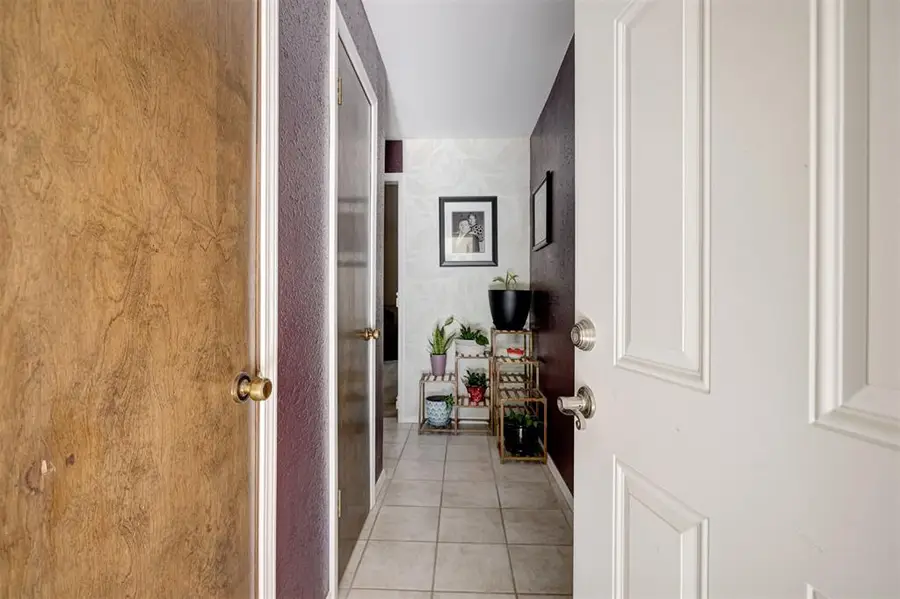 909 N King Avenue, Midwest City, OK 73130 - #3