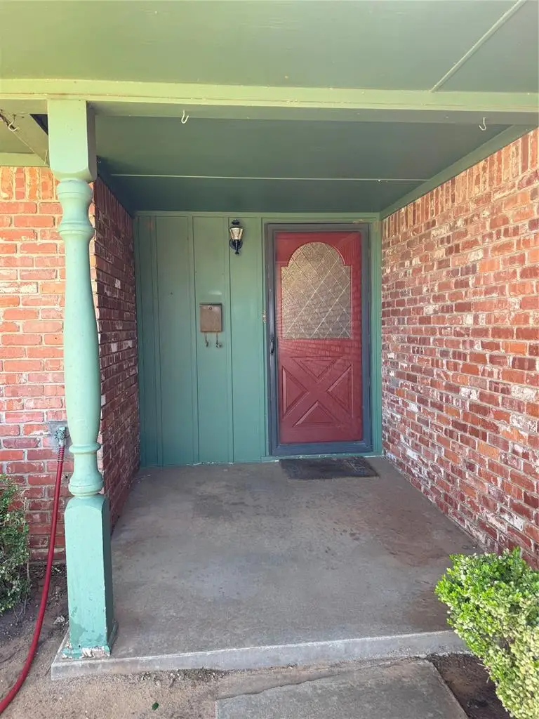 400 N Mockingbird Drive, Altus, OK 73521 - #3