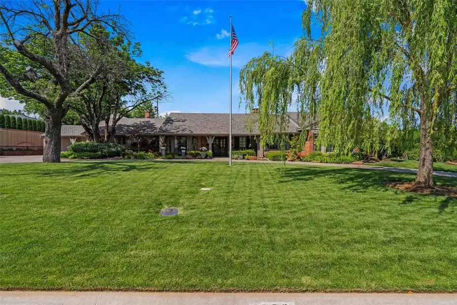 1603 Dorchester Drive, Nichols Hills, OK 73120 - #2