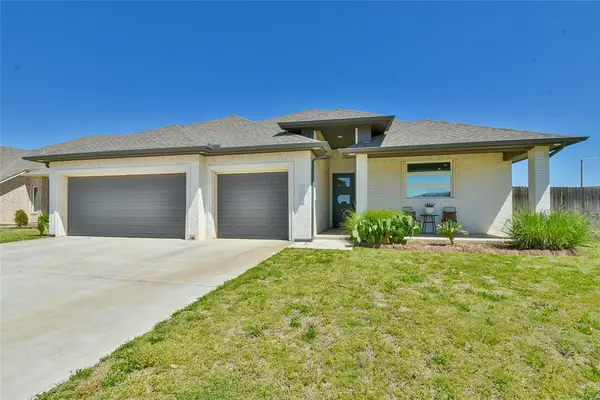 8201 NW 152nd Terrace, Edmond, OK 73013