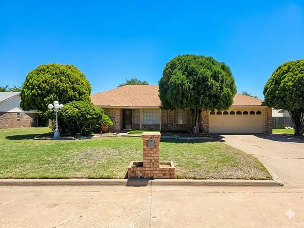 808 Cambridge Drive, Altus, OK 73521