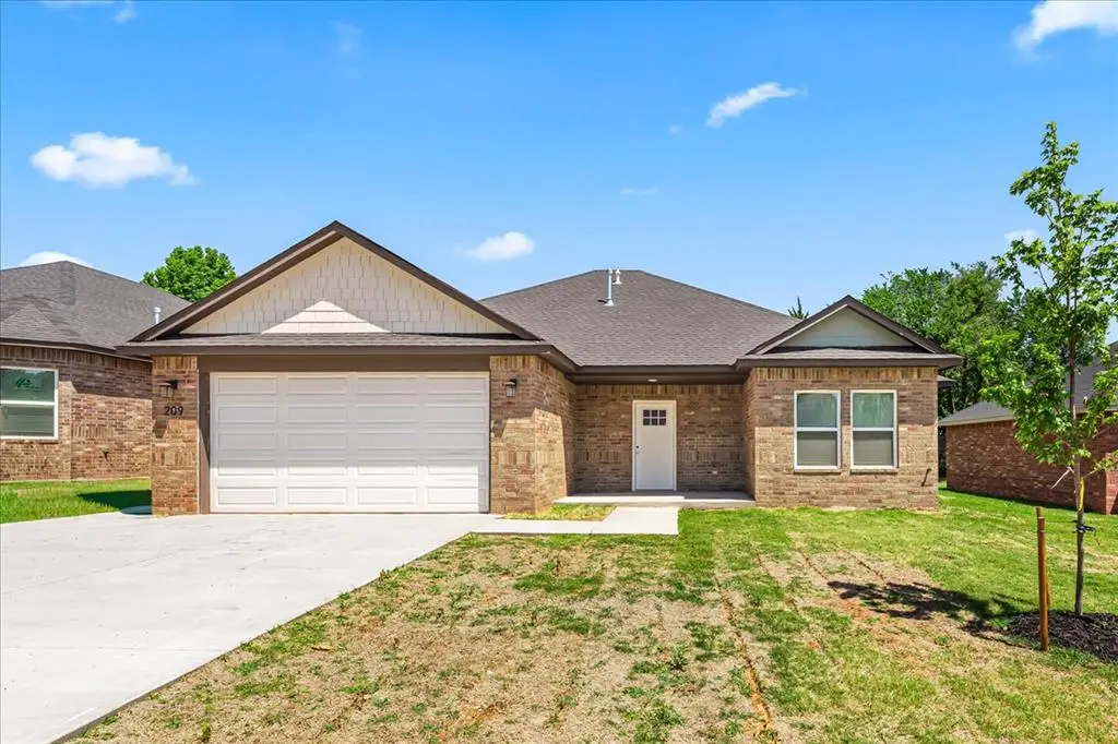 209 E Abbot Lane, Mustang, OK 73064 - #1
