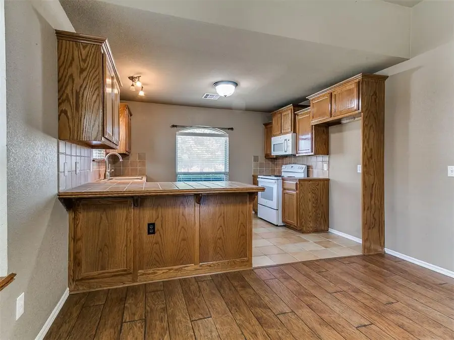 2327 Tortoise Drive, Midwest City, OK 73130 - #2