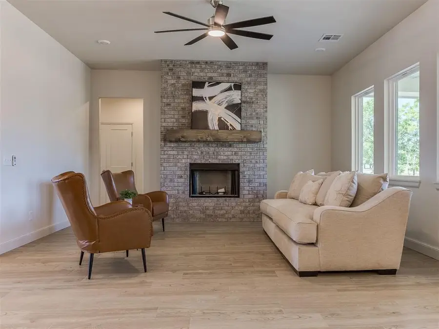 508 S Freedom Drive, Mustang, OK 73064 - #3